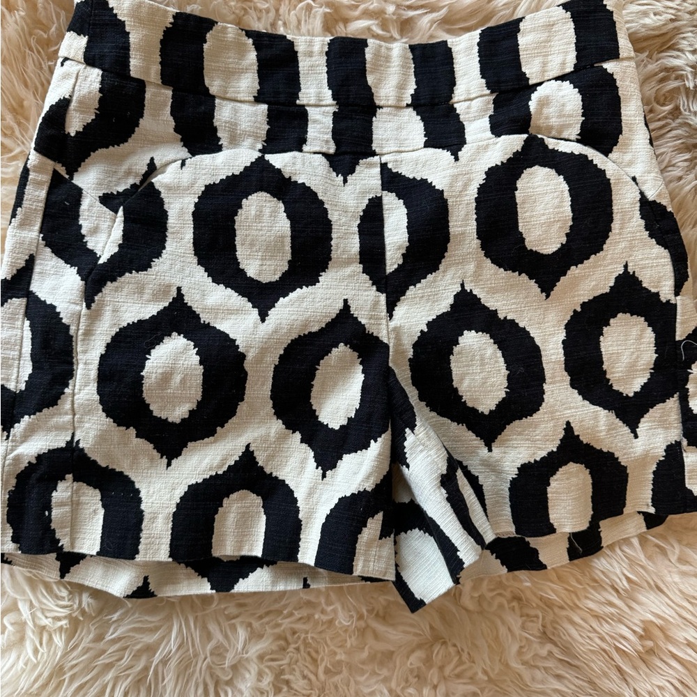 Black & White geometric high waisted shorts